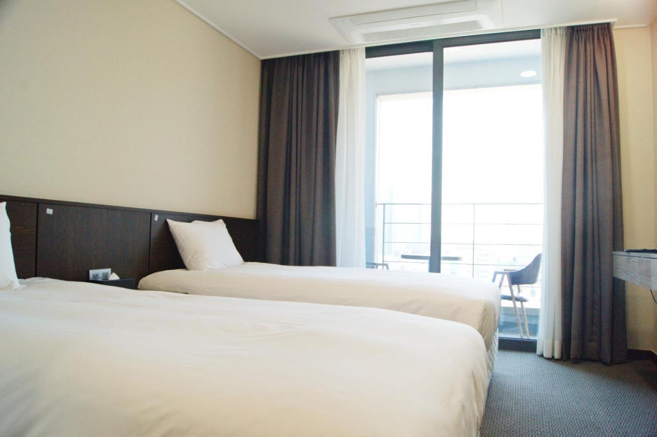 Riviera Incheon Airport Hotel Εξωτερικό φωτογραφία